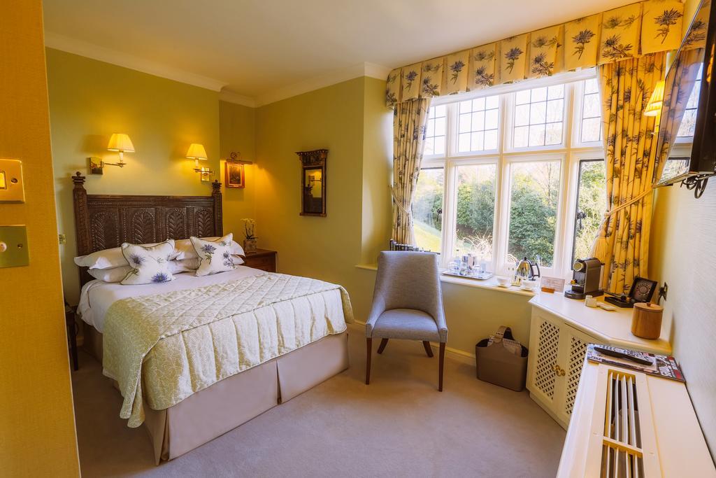 Gravetye Manor Hotel 4*